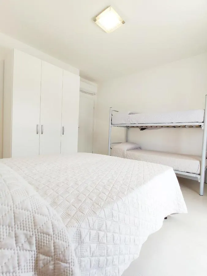 QUITO - Appena Ristrutturato - Dietro Piazza Mazzini Lido di Jesolo Appartamento